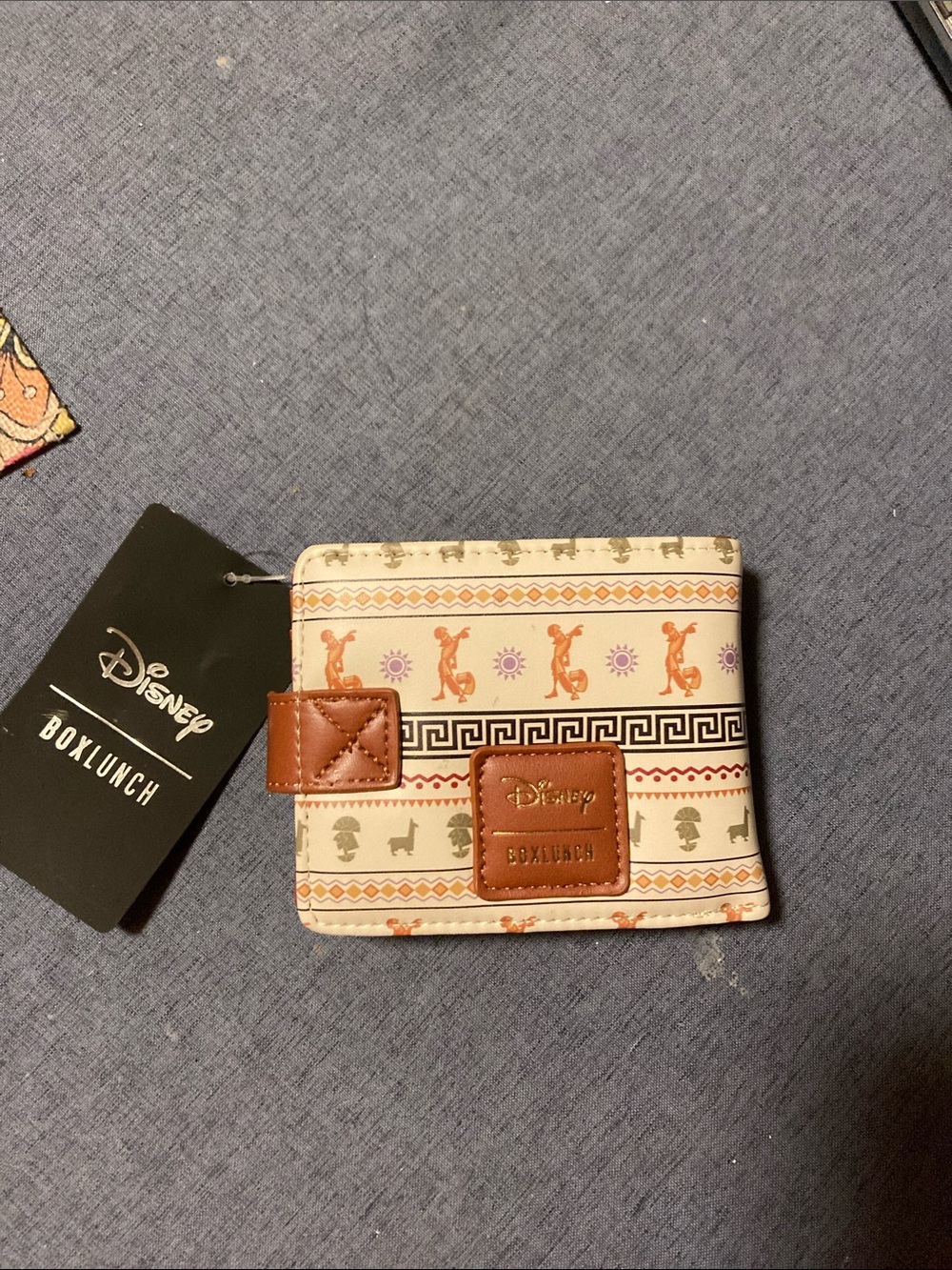 Disney BoxLunch Simba Bifold Wallet - Cream & Brown